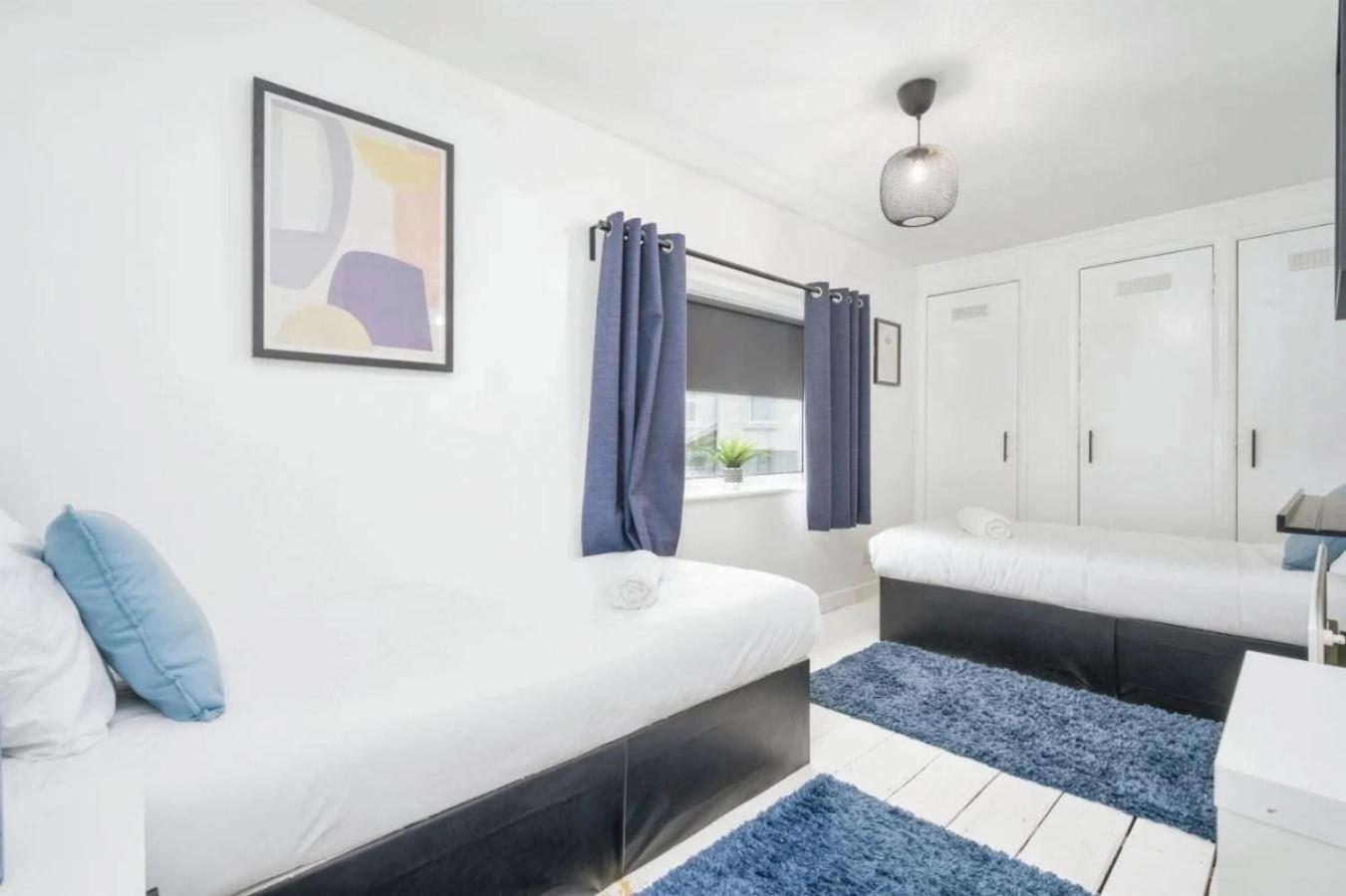 City Centre 2 Bedroom Apt - Free Parking - Wifi - Smart Tv Plymouth Bagian luar foto