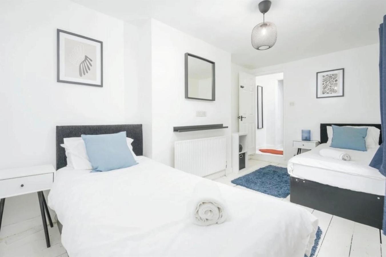 City Centre 2 Bedroom Apt - Free Parking - Wifi - Smart Tv Plymouth Bagian luar foto